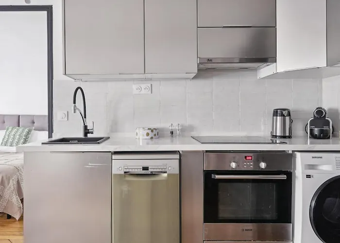 Jardin Des Tuileries & Louvre - Cityapartmentstay